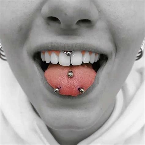 why is snake eyes piercing dangerous|The Pros and Cons of Snake Eyes Piercing